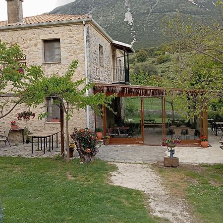 Xenonas Souliou Hotell Samonída Exteriör bild