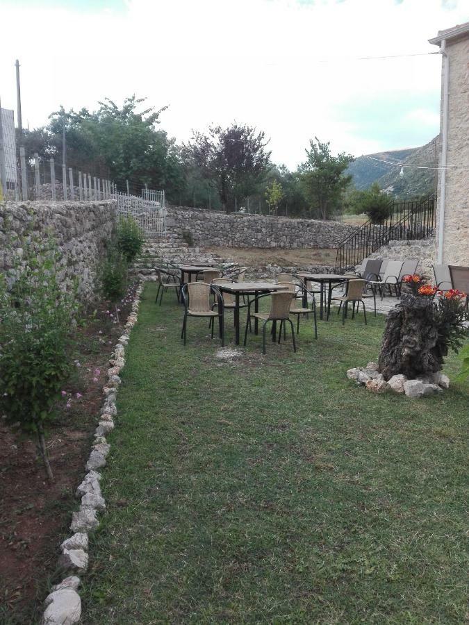 Xenonas Souliou Hotell Samonída Exteriör bild