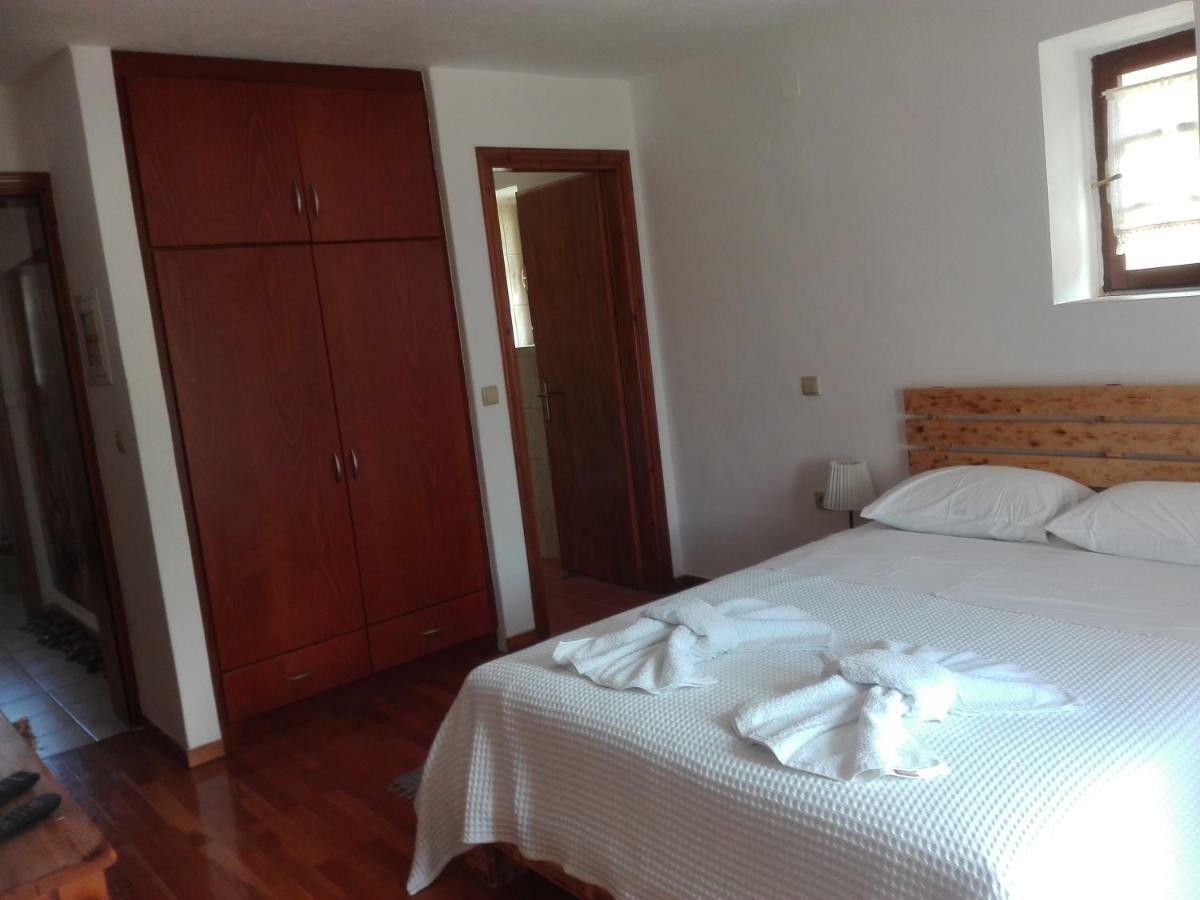 Xenonas Souliou Hotell Samonída Exteriör bild