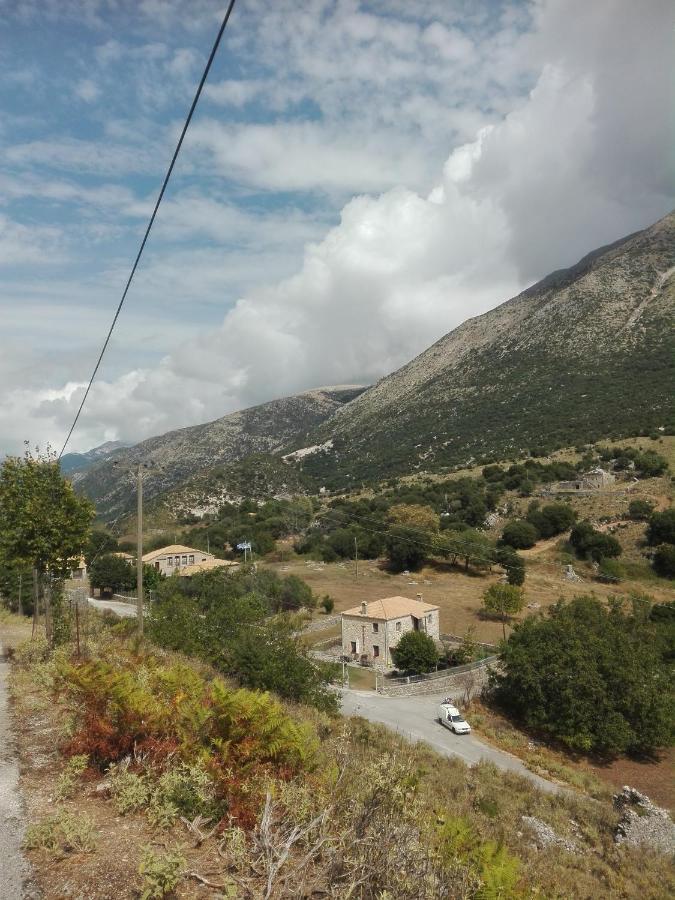 Xenonas Souliou Hotell Samonída Exteriör bild